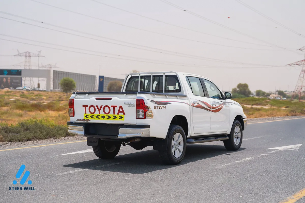 2020 Toyota Hilux SR5 2.7L Petrol Manual 4WD | Double Cab Pickup | GCC Specs-7-7