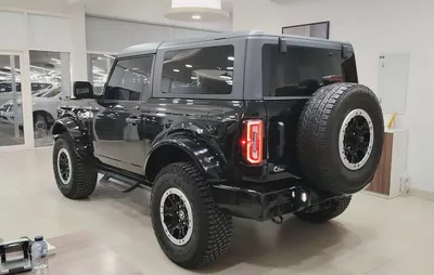2023 Ford Bronco Base - American Specs - Like New!-4