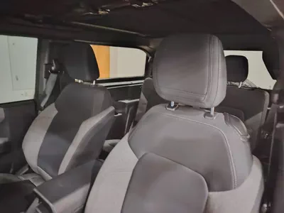 2023 Ford Bronco Base - American Specs - Like New!-6