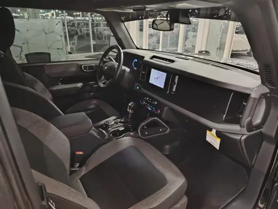 2023 Ford Bronco Base - American Specs - Like New!-7