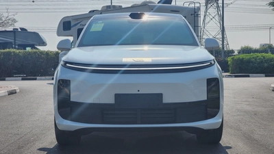 Li Auto L6 Max (White)-2