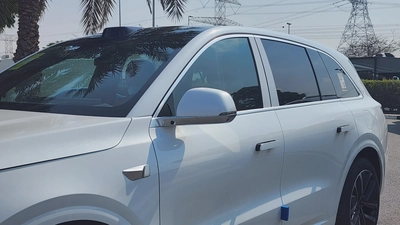 Li Auto L6 Max (White)-5