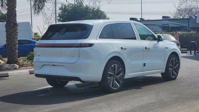 Li Auto L6 Max (White)-9