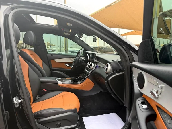 Mercedes-Benz GLC 300 AMG 2021 - American Specs