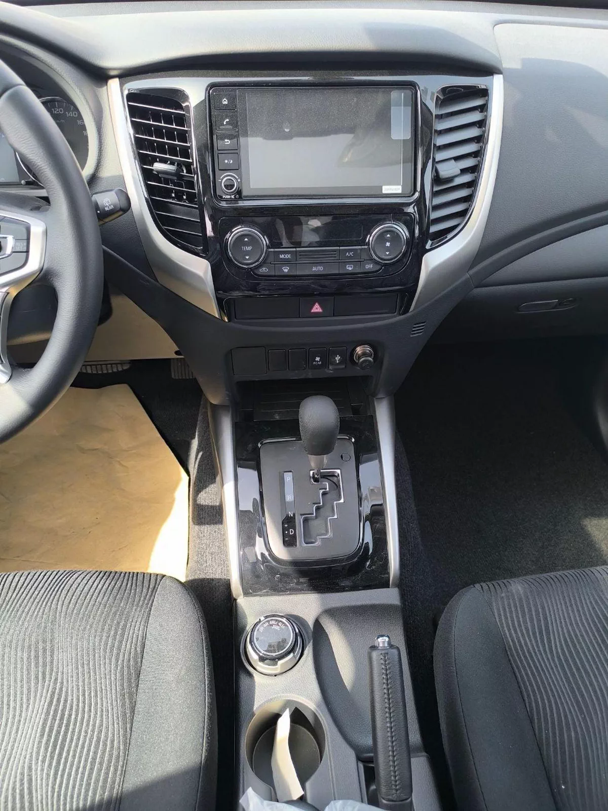 Mitsubishi Montero Sport GLS HIGHLINE MONTERO SPORT 2.5L 4WD DIESEL-9-0