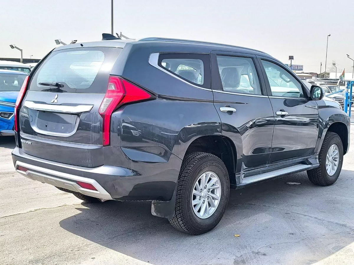 Mitsubishi Montero Sport GLS HIGHLINE MONTERO SPORT 2.5L 4WD DIESEL-5-0