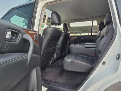 Nissan Armada SL 2019 - American Specs - Excellent Condition-9