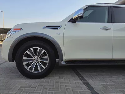 Nissan Armada SL 2019 - American Specs - Excellent Condition-16