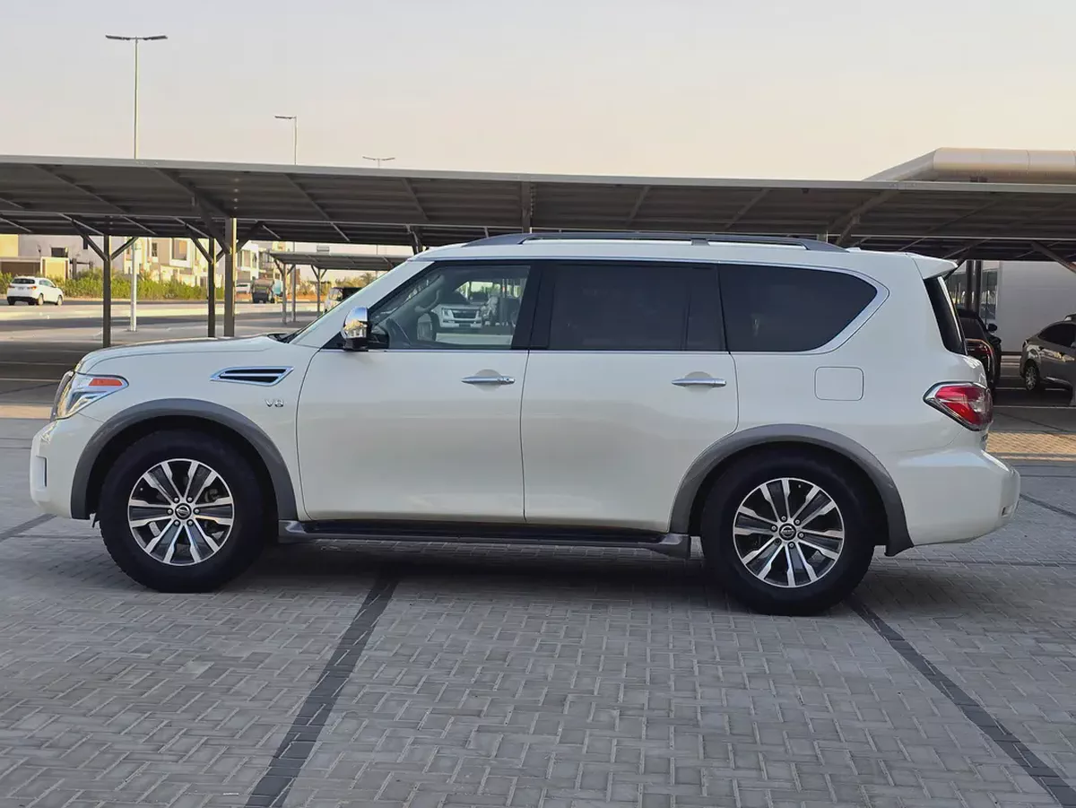 Nissan Armada SL 2019 - American Specs - Excellent Condition-5-5