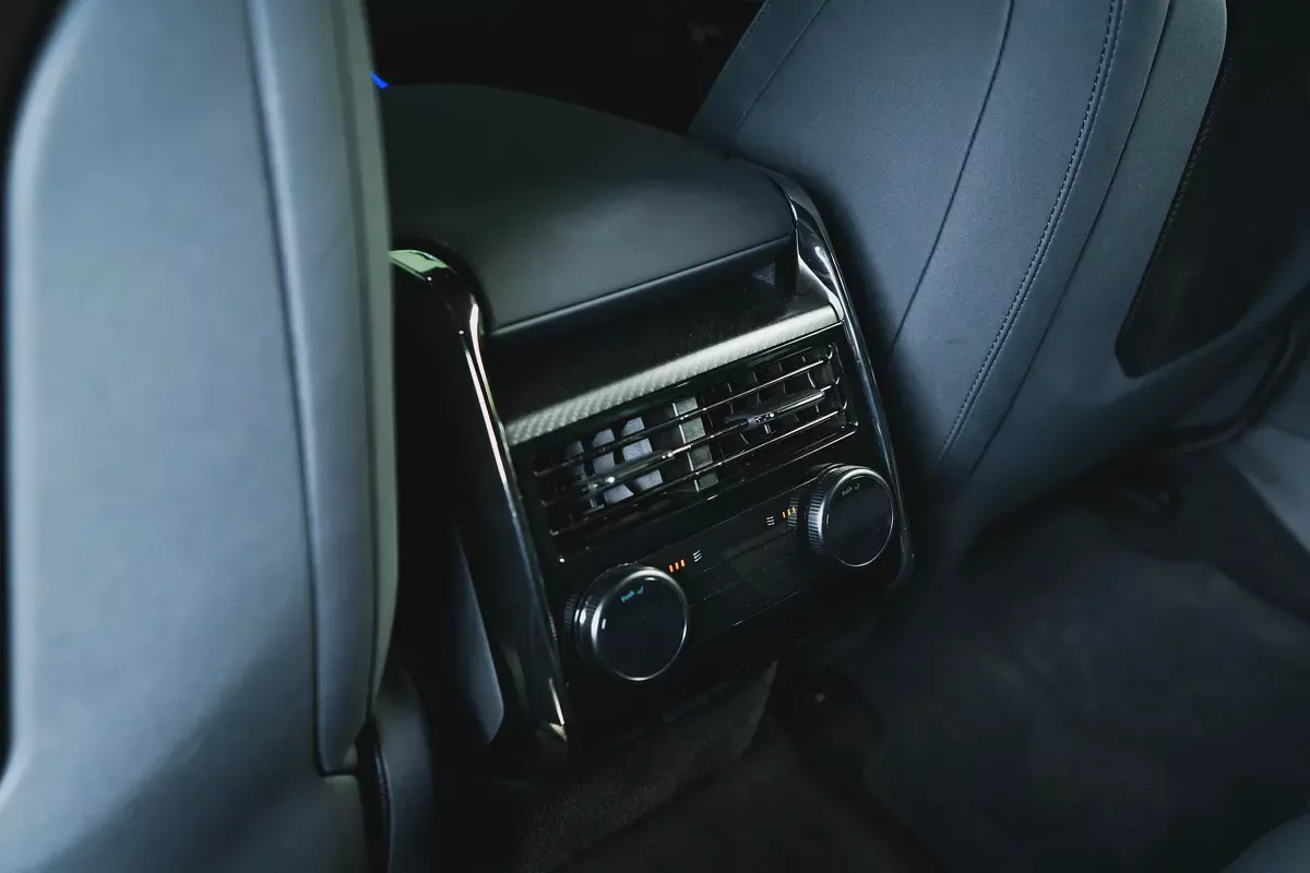 Range Rover Sport SV Edition One-Carbon FiberTrim-Meridian Signature Sound System-Warranty Available-17-17