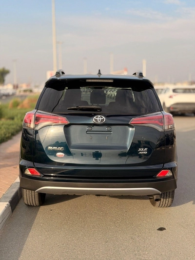 Toyota RAV4 XLE 2.5L / Sunroof, 4WD Full option-3