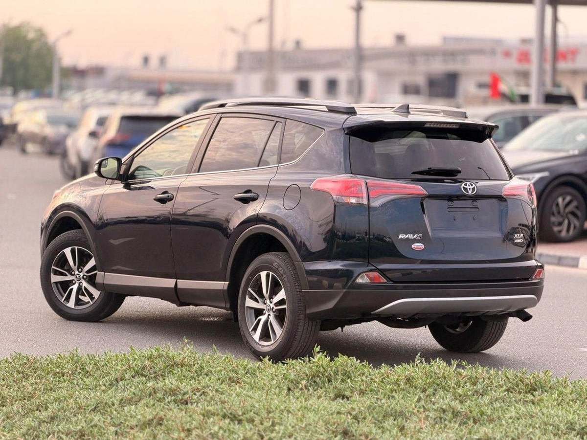 Toyota RAV4 XLE 2.5L / Sunroof, 4WD Full option-13-13