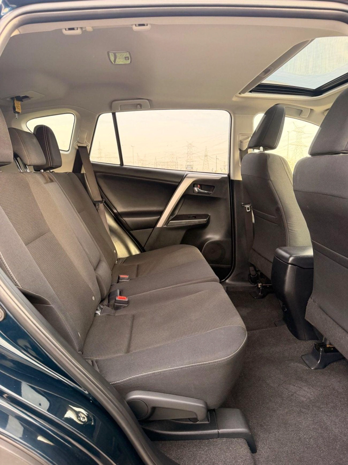 Toyota RAV4 XLE 2.5L / Sunroof, 4WD Full option-16-16