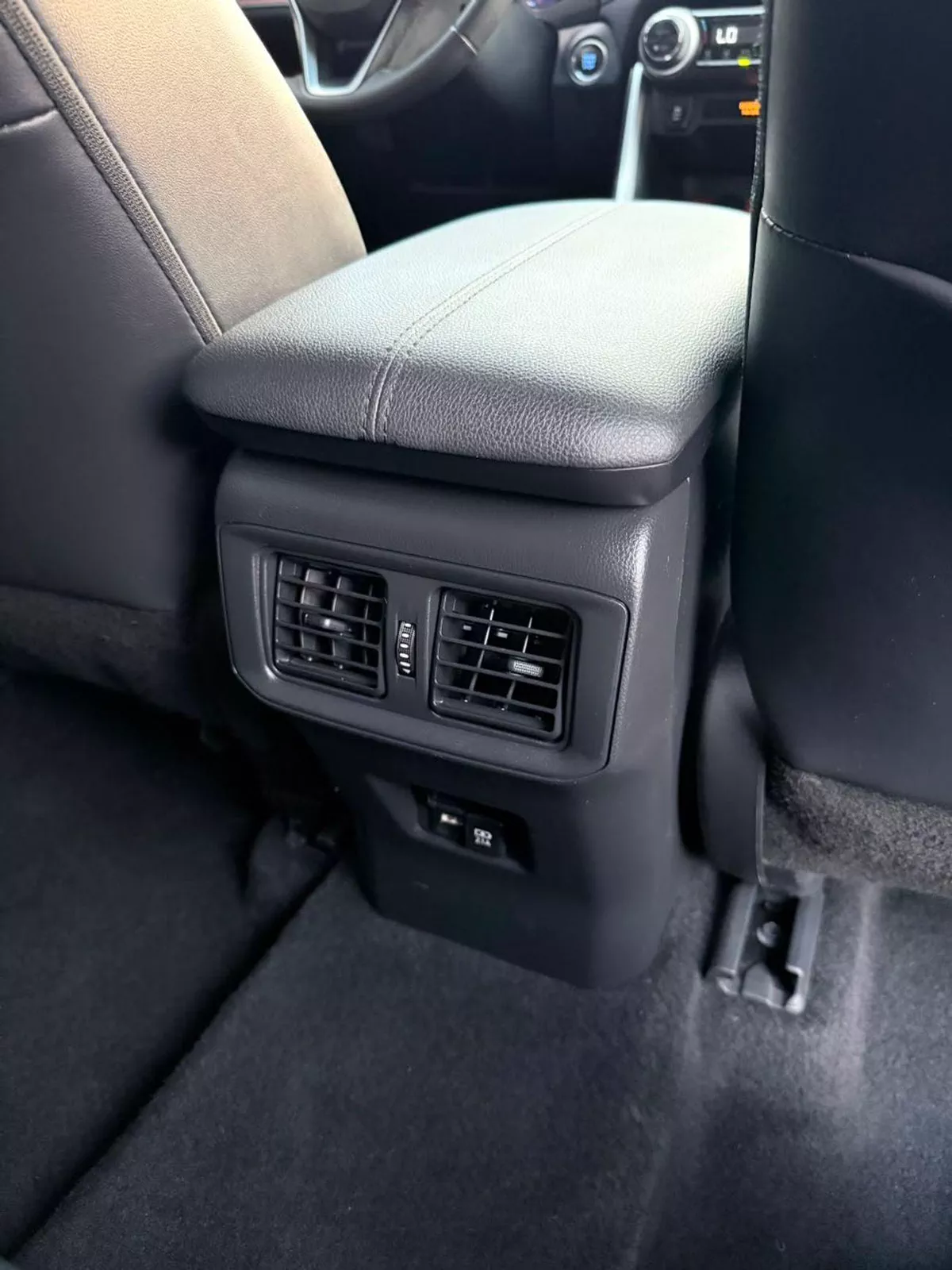 Toyota RAV4 ADVENTURE full option-9-0
