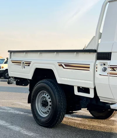 Toyota Land Cruiser Pick Up  2018 Toyota Land Cruiser Pick up - Single Cabin - 4.0L V6 - AWD 4x4 - Patrol Manual - Fully Maintain-9
