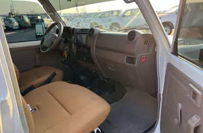 Toyota Land Cruiser Pick Up  2018 Toyota Land Cruiser Pick up - Single Cabin - 4.0L V6 - AWD 4x4 - Patrol Manual - Fully Maintain-13