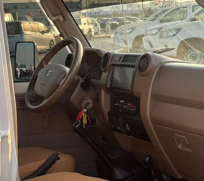 Toyota Land Cruiser Pick Up  2018 Toyota Land Cruiser Pick up - Single Cabin - 4.0L V6 - AWD 4x4 - Patrol Manual - Fully Maintain-14