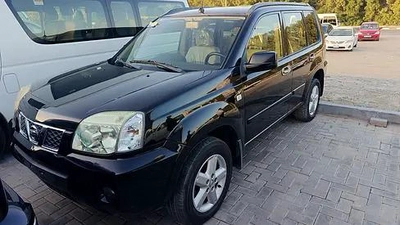Nissan X-Trail GCC Spec 2010, 211,345 KMS, well-maintained, reliable engine, smooth drive. Spacious-0