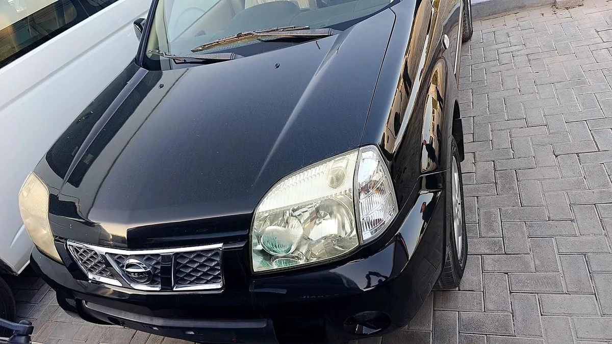 Nissan X-Trail GCC Spec 2010, 211,345 KMS, well-maintained, reliable engine, smooth drive. Spacious-4-4