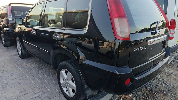 Nissan X-Trail GCC Spec 2010, 211,345 KMS, well-maintained, reliable engine, smooth drive. Spacious