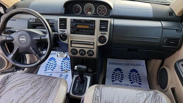 Nissan X-Trail GCC Spec 2010, 211,345 KMS, well-maintained, reliable engine, smooth drive. Spacious