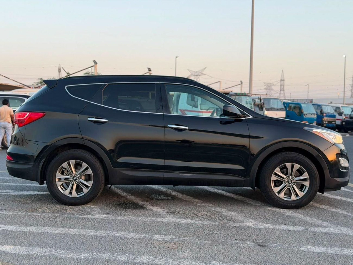 Hyundai Santa Fe 2016 Hyundai Santa Fe 2.4L V4 GDi Engine Sports - Canadian Specs Clean Car - Eco Drive Mode --4-0