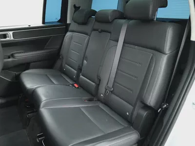 2025 Hyundai Santa Fe | GCC Specs | LOW mileage-13