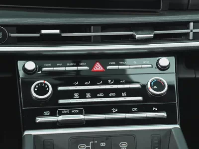 2025 Hyundai Santa Fe | GCC Specs | LOW mileage-16
