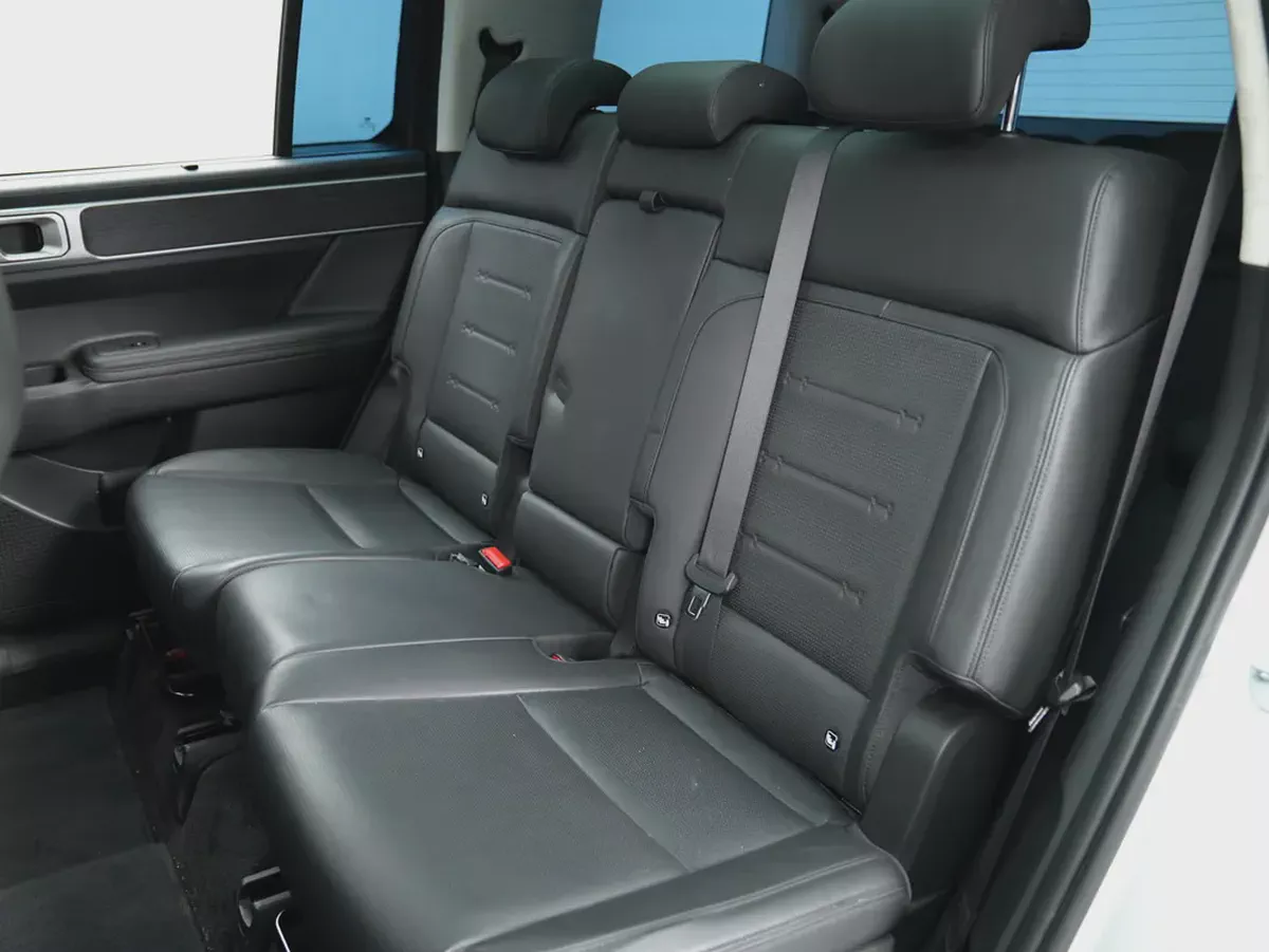 2025 Hyundai Santa Fe | GCC Specs | LOW mileage-13-13