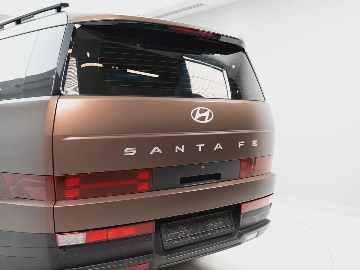 2025 Hyundai Santa Fe SE | GCC Specs | Low Mileage-17-17