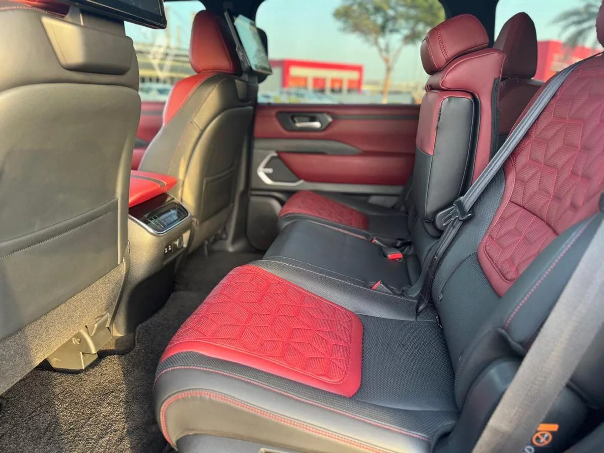 Nissan Patrol SE PLATINUM CITY-8-0