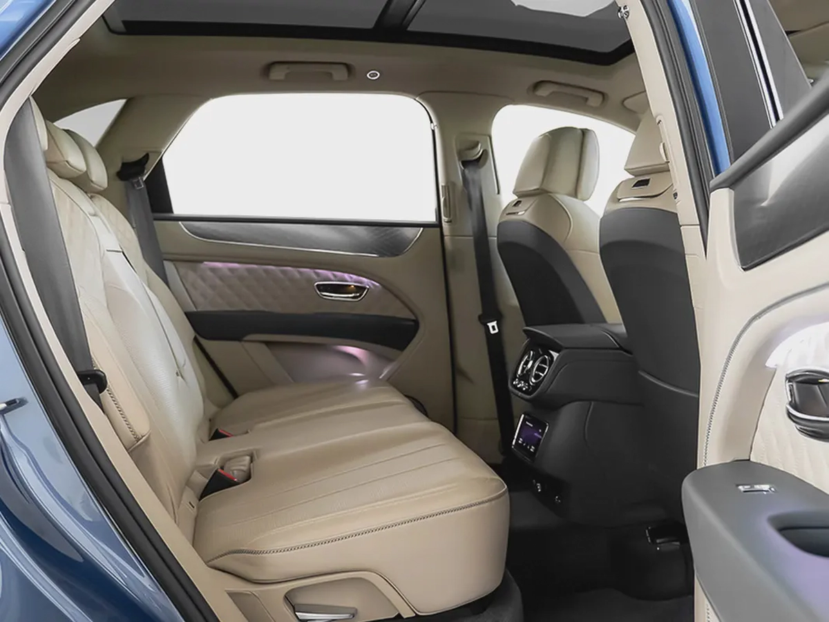 11,783 AED / 60 months | 0% DP | 2022 Bentley Bentayga V8 / Bentley Warranty and Service