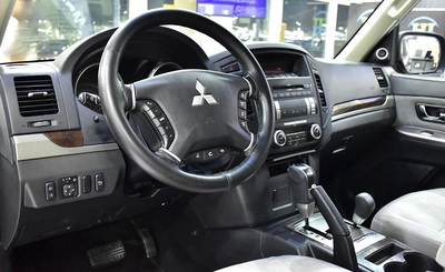 Mitsubishi Pajero GLS 3 Doors ( 2014 Model ) in Brown Color GCC Specs-2