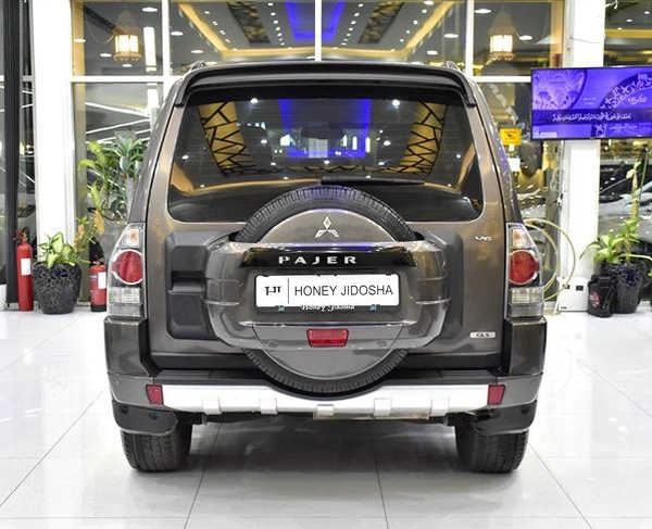Mitsubishi Pajero GLS 3 Doors ( 2014 Model ) in Brown Color GCC Specs