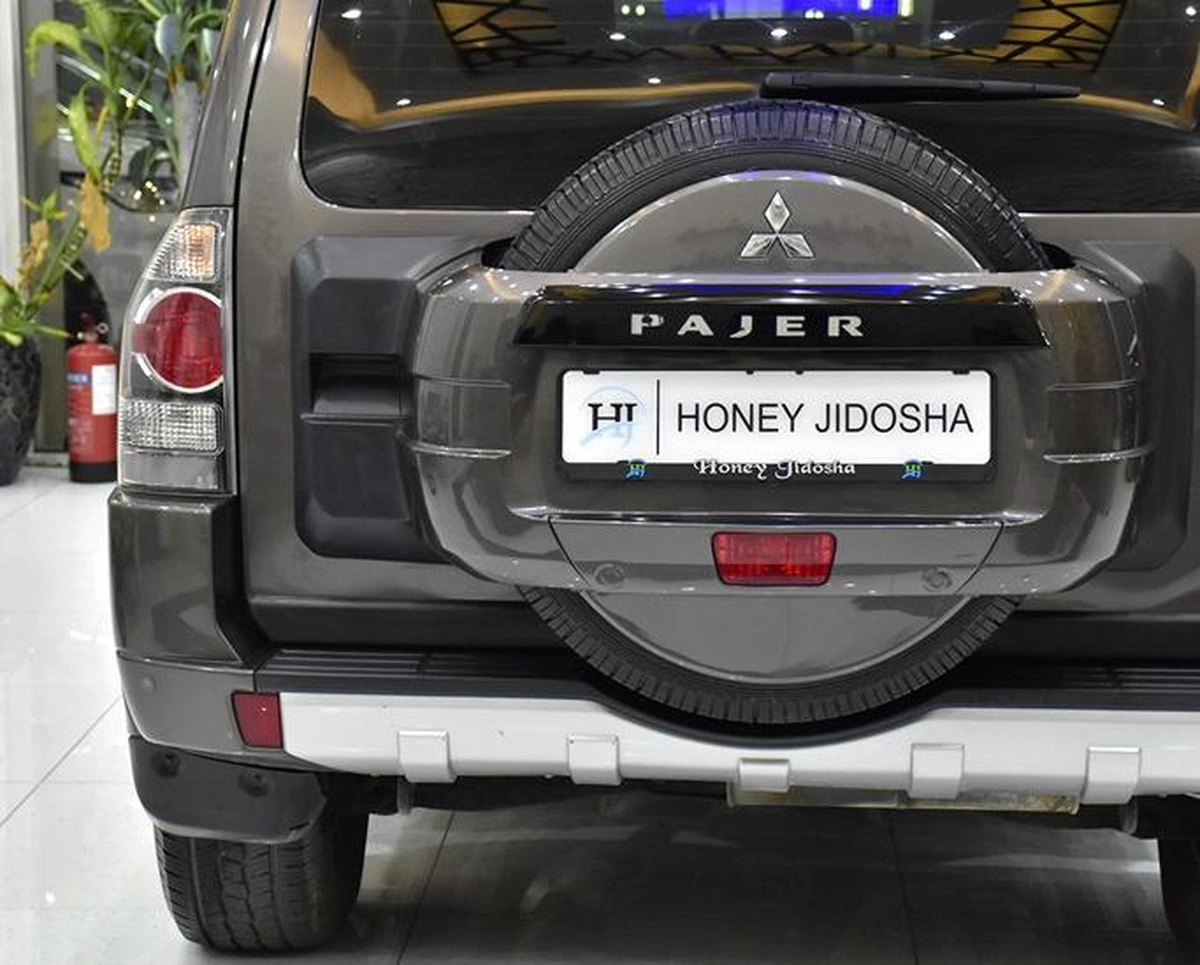 Mitsubishi Pajero GLS 3 Doors ( 2014 Model ) in Brown Color GCC Specs-6-6