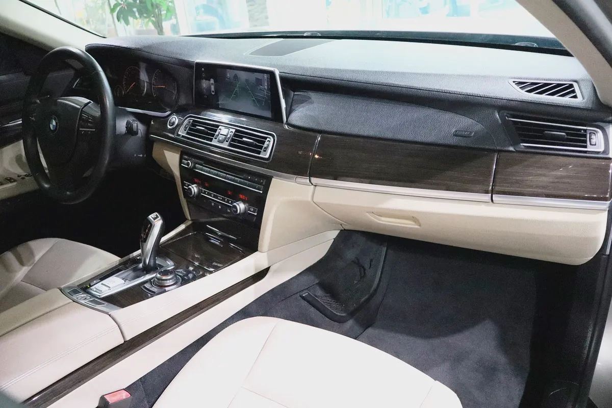 Executive Package . GCC Specs . High Option . Excellent Condition-16-16