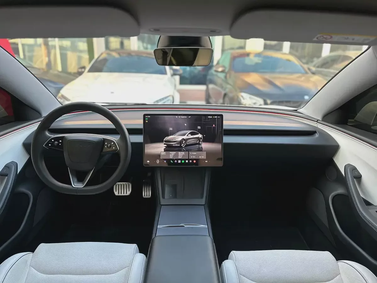 Tesla Model 3 Performance 2024 GCC Specs-7-7