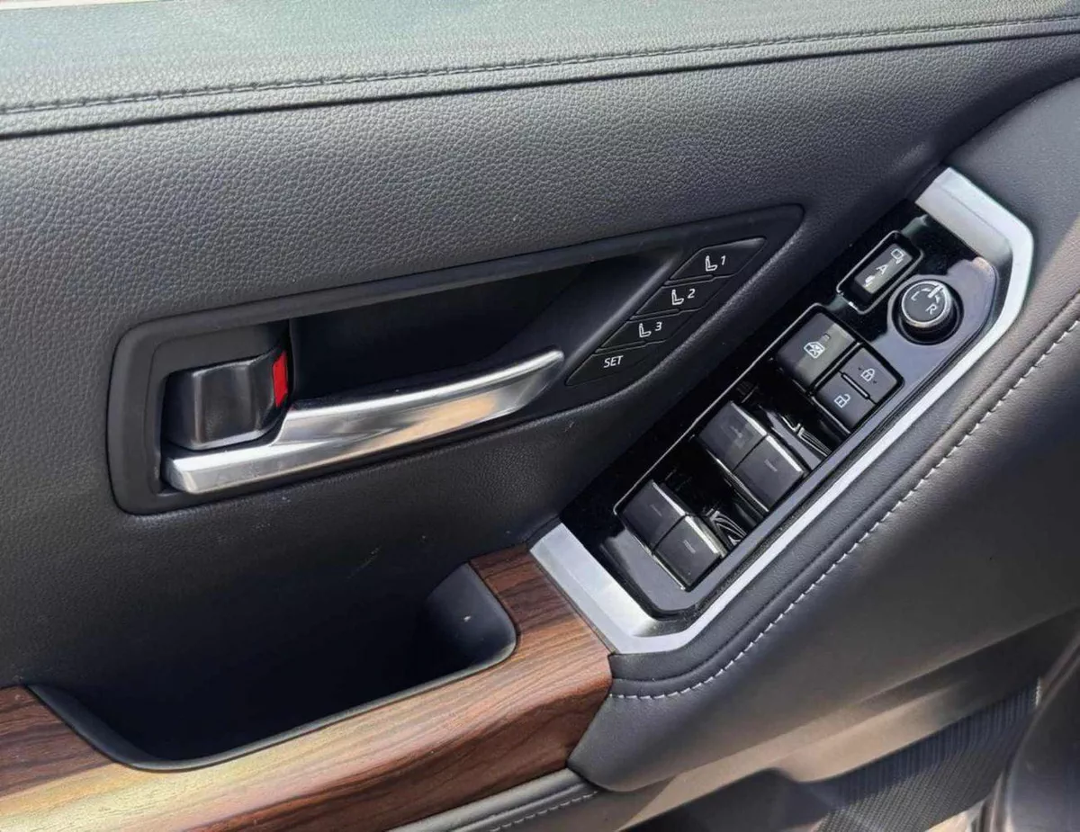 Toyota Land Cruiser VX 3.3L DIESEL TT || REAR ENTERTAINMENT SCREEN / BIG DVD / RADAR / JBL SPEAKERS (CODE # LCDVXS)-21-0