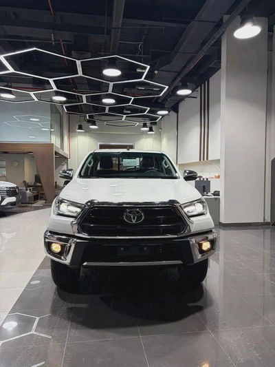 Toyota Hilux Double Cab GLX 2026 4WD 2.7L GCC Specs-1