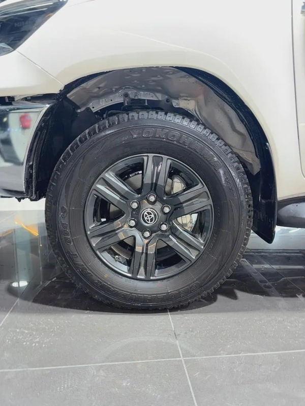 Toyota Hilux Double Cab GLX 2026 4WD 2.7L GCC Specs