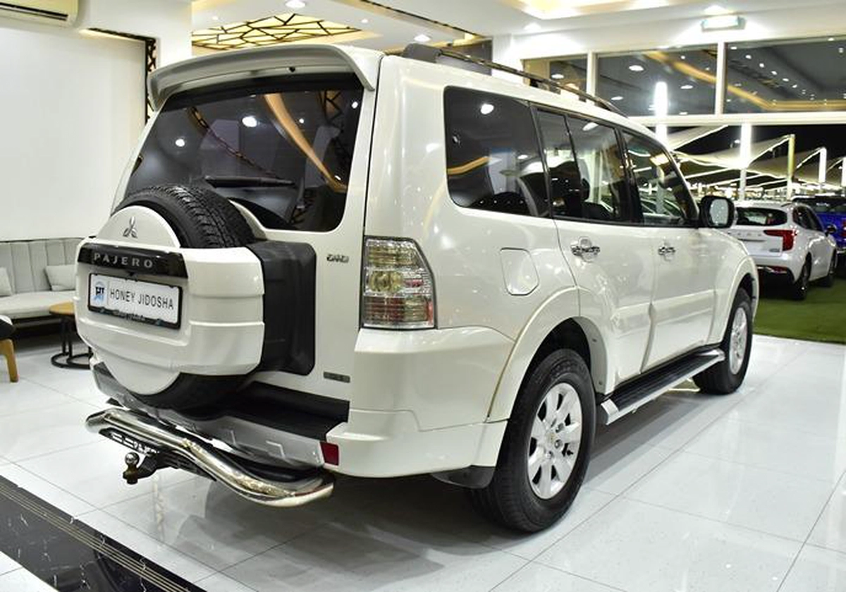 Mitsubishi Pajero GLS Di-D ( 2012 Model ) in White Color GCC Specs-12-12