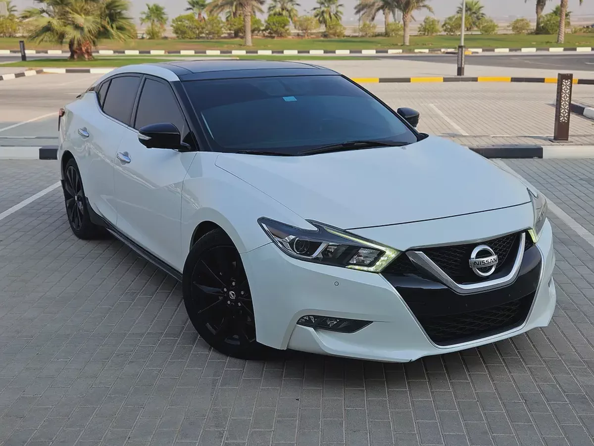 Nissan Maxima SR 2018 | GCC Specs | Full Option TOP Premium Condition Sports Sedan-2-2