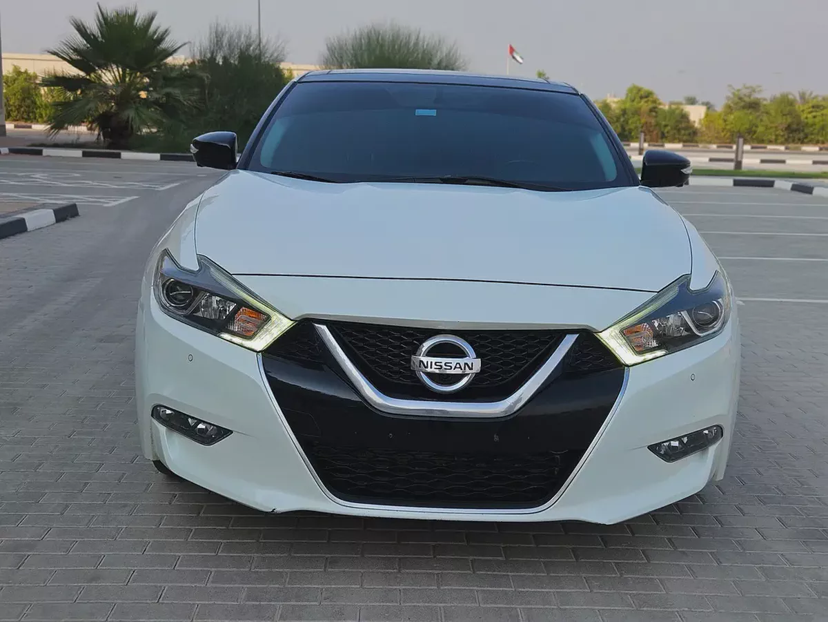 Nissan Maxima SR 2018 | GCC Specs | Full Option TOP Premium Condition Sports Sedan-4-4