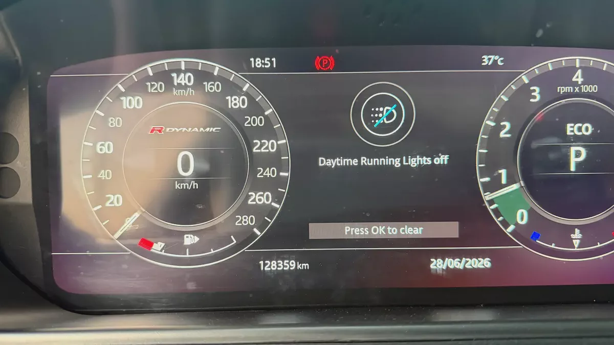 Range rover velar R dynamic model 2018 gcc specs رنج روفر فيلار ار ديناميك موديل ٢٠١٨ خليجية-12-12