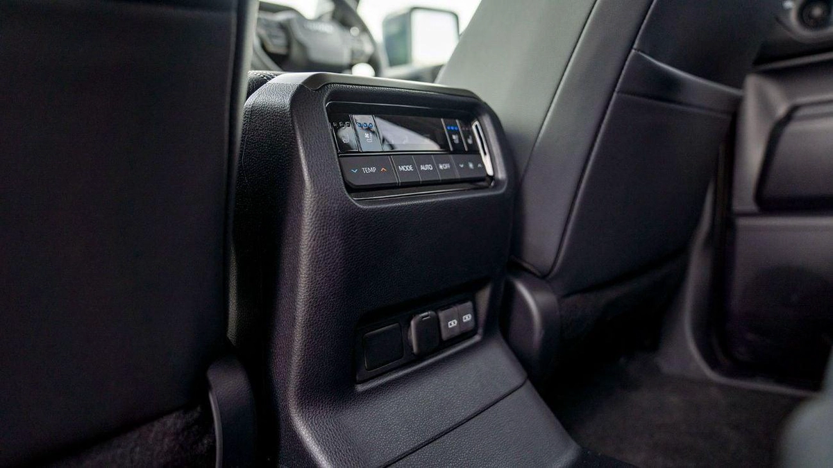 Toyota Prado Adventure Mono Tone 2.4T-9-9