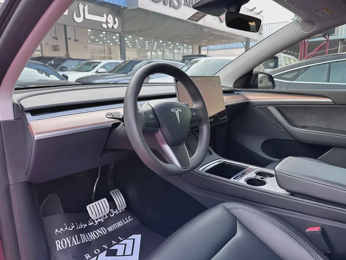 2024 Tesla Model Y Performance | GCC Specs | Like New-6-6