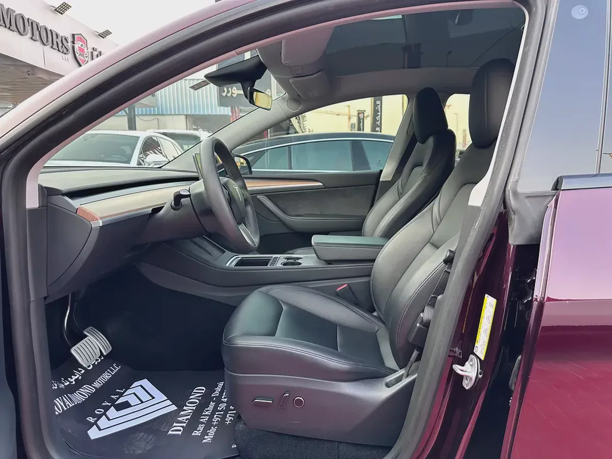 2024 Tesla Model Y Performance | GCC Specs | Like New-7-7