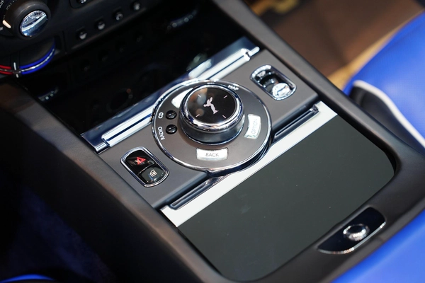 Rolls-Royce Dawn 2017