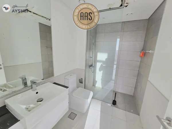 Spacious Apartment ! With All Aminities ! Ready to Move ! Big Size