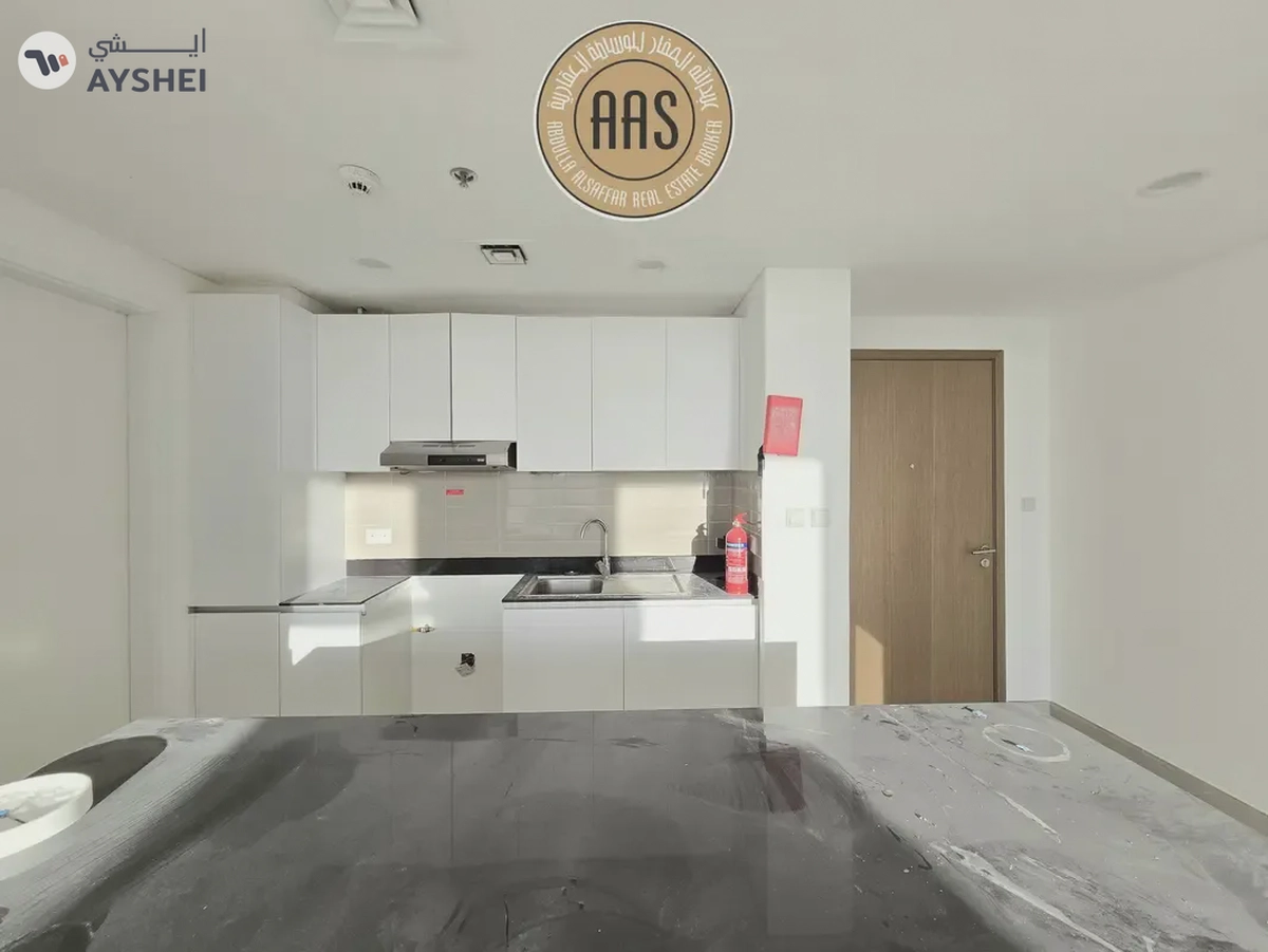 Spacious Apartment ! With All Aminities ! Ready to Move ! Big Size-7-7